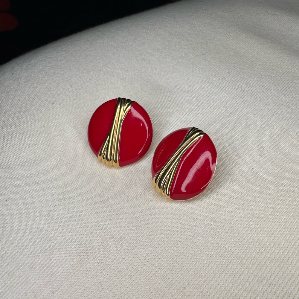 Vintage red circle earrings with gold detailing